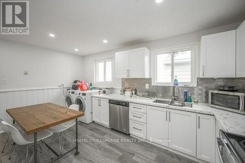 1305 Consort Crescent, Burlington, ON - Indoor Photo Showing Kitchen