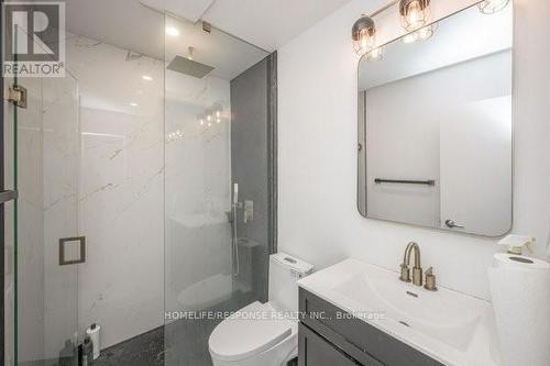 1305 Consort Crescent, Burlington, ON - Indoor Photo Showing Bathroom