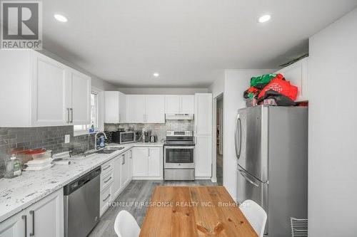 1305 Consort Crescent, Burlington, ON - Indoor Photo Showing Kitchen