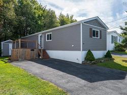 16 Hughes Drive  Middle Sackville, NS B4E 2Y1