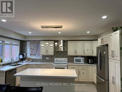 1745 Lawrence Avenue W, Toronto, ON - Indoor Photo Showing Kitchen