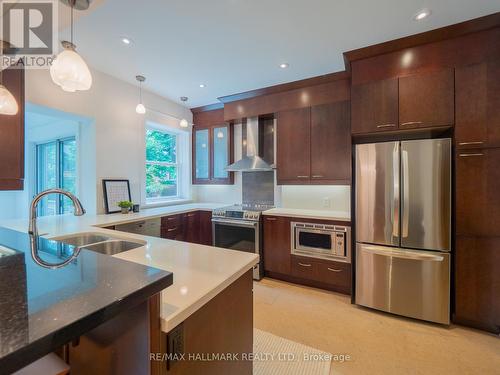 7 Playter Crescent, Toronto, ON - Indoor Photo Showing Kitchen With Stainless Steel Kitchen With Double Sink With Upgraded Kitchen