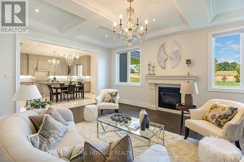 20 Kingstree Court, Whitchurch-Stouffville, ON - Indoor Photo Showing Living Room With Fireplace