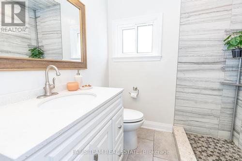 164 Eagle Street, Newmarket, ON - Indoor Photo Showing Bathroom