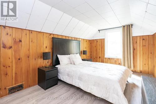 164 Eagle Street, Newmarket, ON - Indoor Photo Showing Bedroom