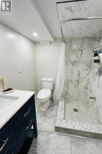 164 Eagle Street, Newmarket, ON - Indoor Photo Showing Bathroom