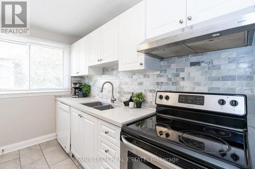 164 Eagle Street, Newmarket, ON - Indoor Photo Showing Kitchen With Double Sink