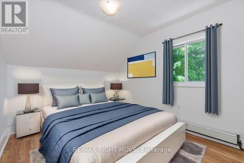 198 Barrie Road, Orillia, ON - Indoor Photo Showing Bedroom