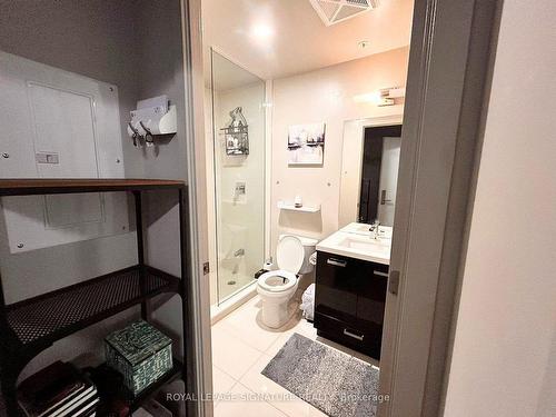 716-39 Brant St, Toronto, ON - Indoor Photo Showing Bathroom