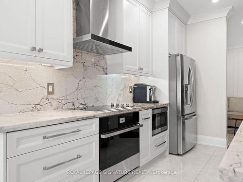 72 Mill River Dr, Vaughan, ON - Indoor Photo Showing Kitchen