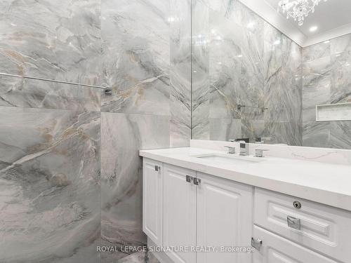 72 Mill River Dr, Vaughan, ON - Indoor Photo Showing Bathroom