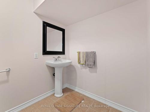 72 Mill River Dr, Vaughan, ON - Indoor Photo Showing Bathroom