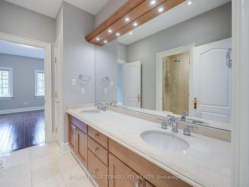 88 Bel Air Dr, Oakville, ON - Indoor Photo Showing Bathroom