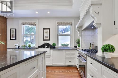 225 William Street, Oakville, ON - Indoor Photo Showing Kitchen With Upgraded Kitchen