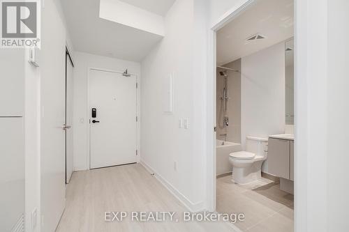 3912 - 3883 Quartz Road, Mississauga, ON - Indoor Photo Showing Bathroom