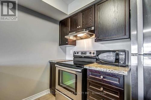 6 - 137 Isaac Devins Boulevard, Toronto, ON - Indoor Photo Showing Kitchen