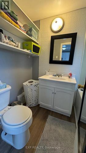 206 Eleventh Avenue, Cochrane, ON - Indoor Photo Showing Bathroom