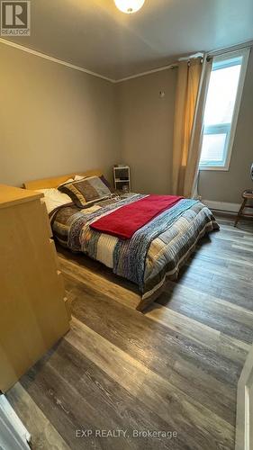 206 Eleventh Avenue, Cochrane, ON - Indoor Photo Showing Bedroom