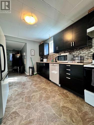 284 Maple Street N, Timmins, ON - Indoor Photo Showing Kitchen