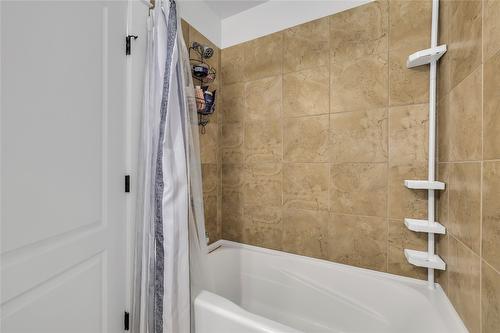 207-2070 Boucherie Road, West Kelowna, BC - Indoor Photo Showing Bathroom