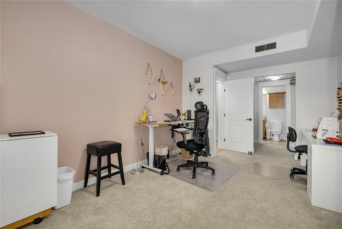 207-2070 Boucherie Road, West Kelowna, BC - Indoor Photo Showing Other Room