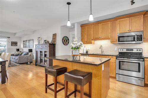 207-2070 Boucherie Road, West Kelowna, BC - Indoor Photo Showing Kitchen