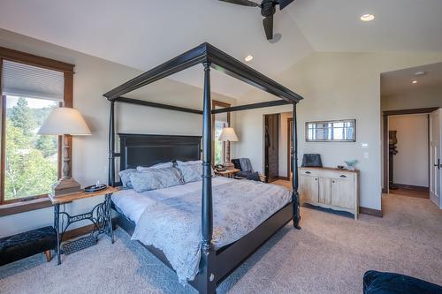 136 Flagstone Rise, Naramata, BC - Indoor Photo Showing Bedroom