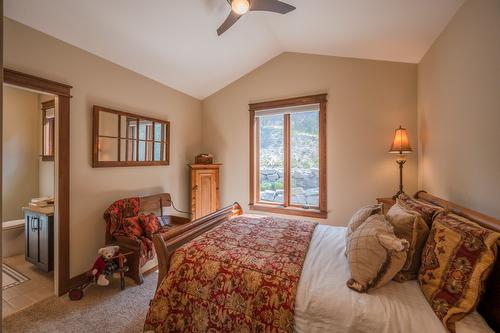 136 Flagstone Rise, Naramata, BC - Indoor Photo Showing Bedroom