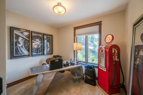 136 Flagstone Rise, Naramata, BC - Indoor Photo Showing Office