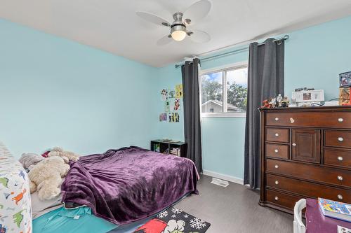 2523 Rhondda Crescent, Kelowna, BC - Indoor Photo Showing Bedroom