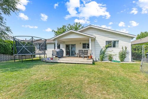 2523 Rhondda Crescent, Kelowna, BC - Outdoor With Deck Patio Veranda