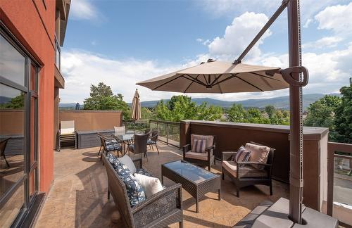 359-654 Cook Road, Kelowna, BC - Outdoor With Deck Patio Veranda With Exterior