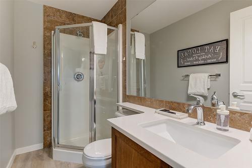 359-654 Cook Road, Kelowna, BC - Indoor Photo Showing Bathroom