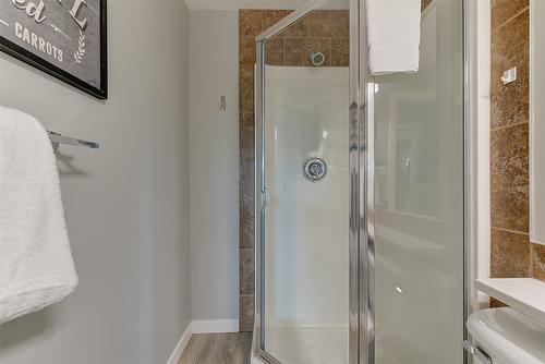 359-654 Cook Road, Kelowna, BC - Indoor Photo Showing Bathroom