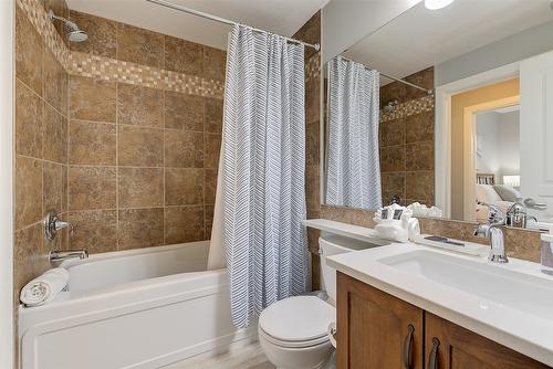 359-654 Cook Road, Kelowna, BC - Indoor Photo Showing Bathroom