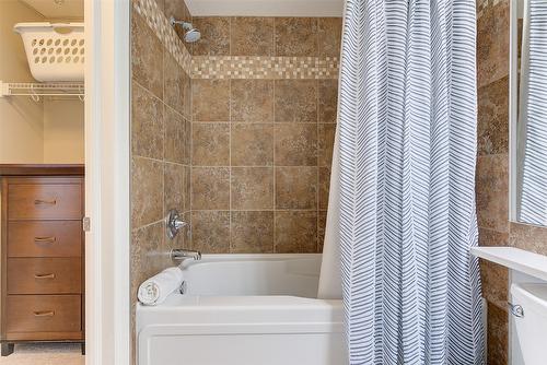 359-654 Cook Road, Kelowna, BC - Indoor Photo Showing Bathroom