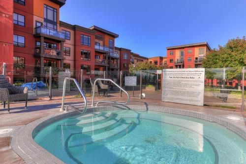 359-654 Cook Road, Kelowna, BC - Outdoor With In Ground Pool