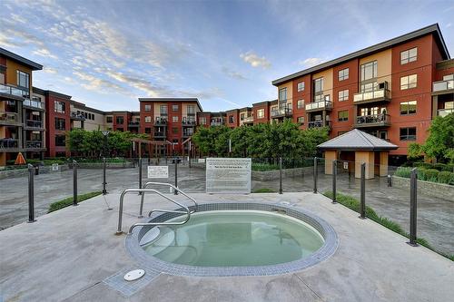 359-654 Cook Road, Kelowna, BC - Outdoor