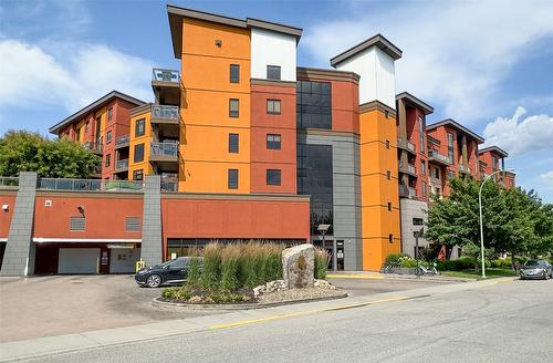 359-654 Cook Road, Kelowna, BC - Outdoor With Facade