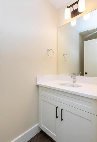 6-1910 11 Avenue, Salmon Arm, BC - Indoor Photo Showing Bathroom