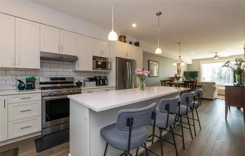 6-1910 11 Avenue, Salmon Arm, BC - Indoor Photo Showing Kitchen With Upgraded Kitchen