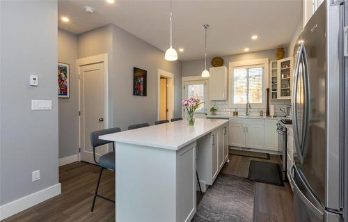 6-1910 11 Avenue, Salmon Arm, BC - Indoor Photo Showing Kitchen With Upgraded Kitchen