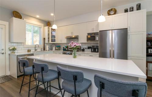 6-1910 11 Avenue, Salmon Arm, BC - Indoor Photo Showing Kitchen With Upgraded Kitchen