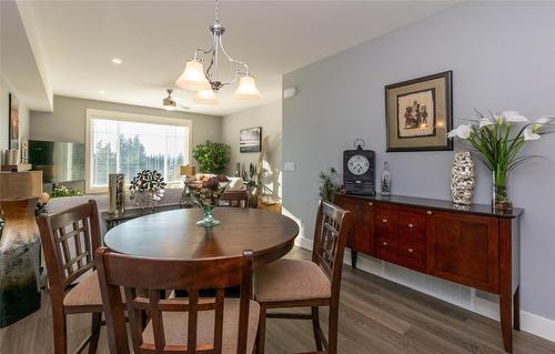 6-1910 11 Avenue, Salmon Arm, BC - Indoor Photo Showing Dining Room