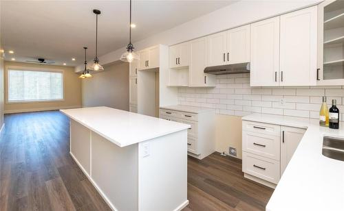 6-1910 11 Avenue, Salmon Arm, BC - Indoor Photo Showing Kitchen With Upgraded Kitchen