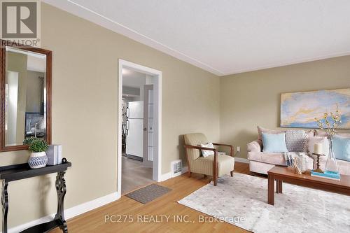 636 Tennent Avenue, London, ON - Indoor Photo Showing Living Room