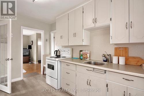 636 Tennent Avenue, London, ON - Indoor Photo Showing Kitchen