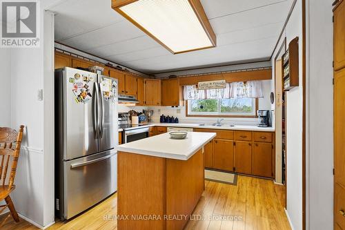 150 - 3033 Townline Road, Fort Erie, ON - Indoor Photo Showing Kitchen