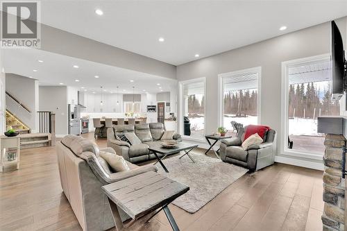 3210 Christopher Drive, Prince George, BC - Indoor Photo Showing Living Room