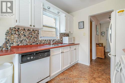 198 Martindale Crescent, Brampton, ON - Indoor Photo Showing Kitchen With Double Sink